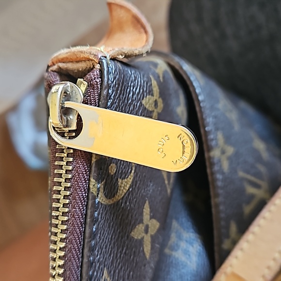 Louis Vuitton Totally MM Tote Monogram Canvas - Picture 10 of 14